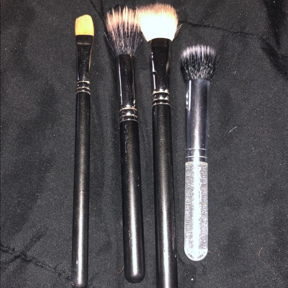 Mac cosmetics brushes 4